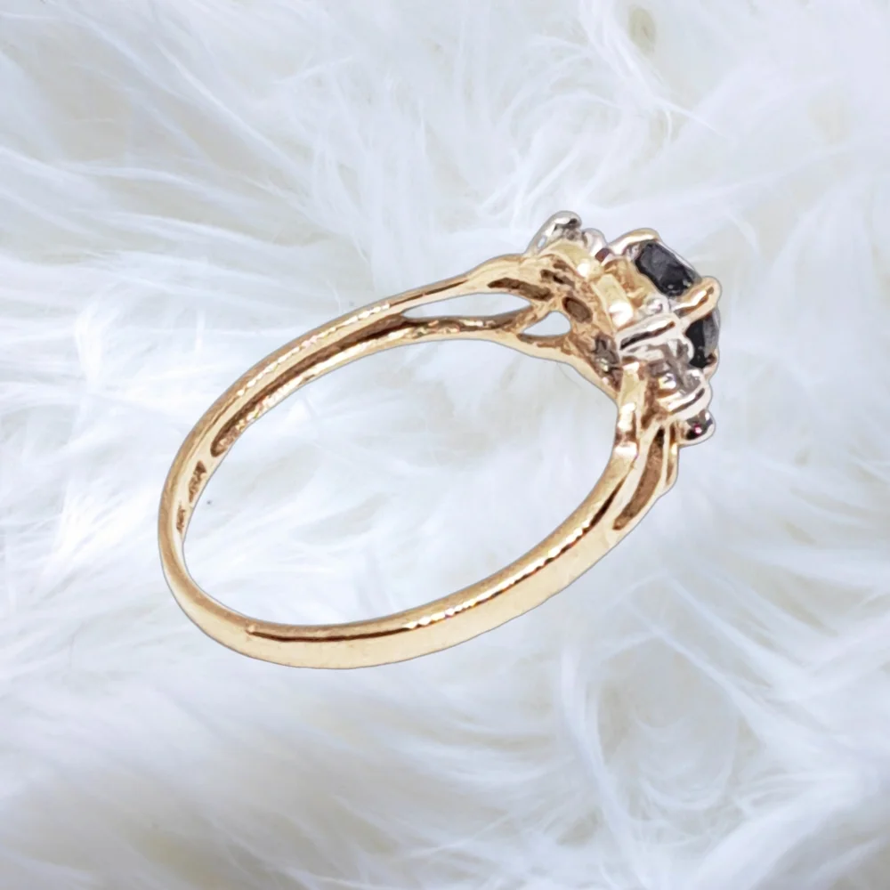 10k Gold Heart Ring with Blue Sapphire and Cubic Zirconia Gemstones. Size 6.75